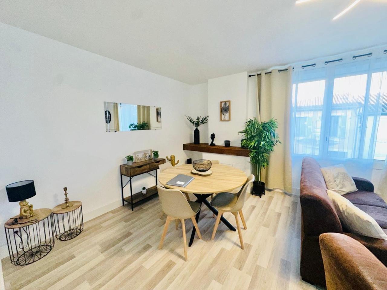 Les Appartements Du Mas - Rose Marie Aigues-Mortes Exterior photo